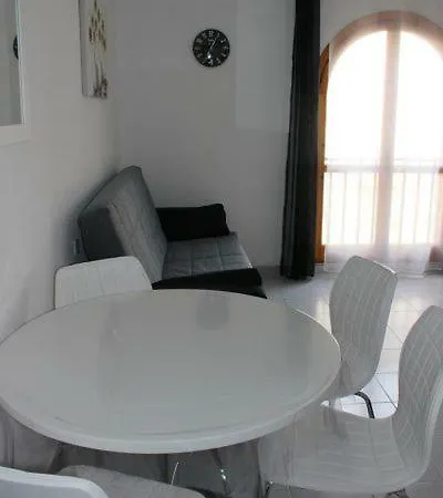 Moderno Estudio Para 3 * Torrevieja